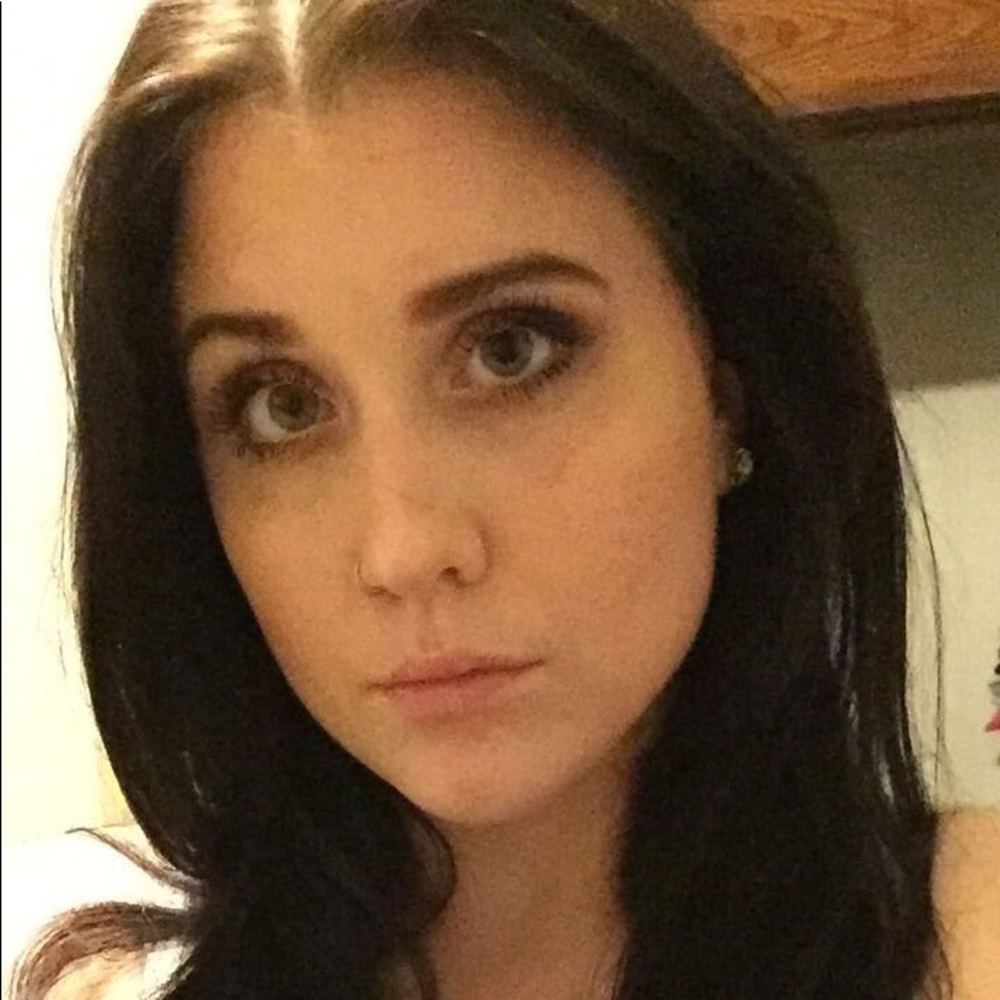 Meet your Posher, Eve